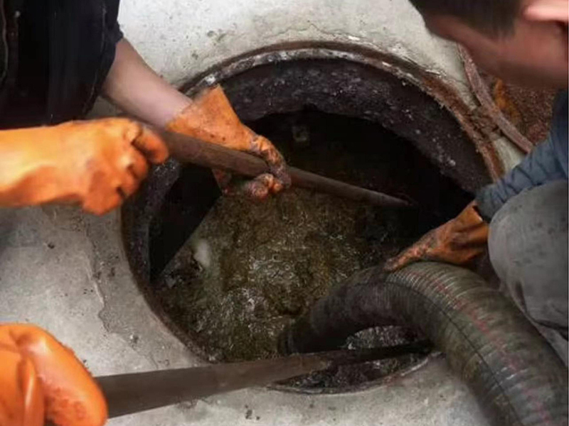 旅顺口清理化粪池时如何避免沼气的危害?